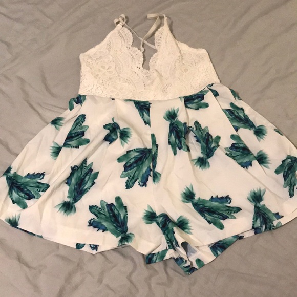 Botanical Pattern Romper - Picture 1 of 3